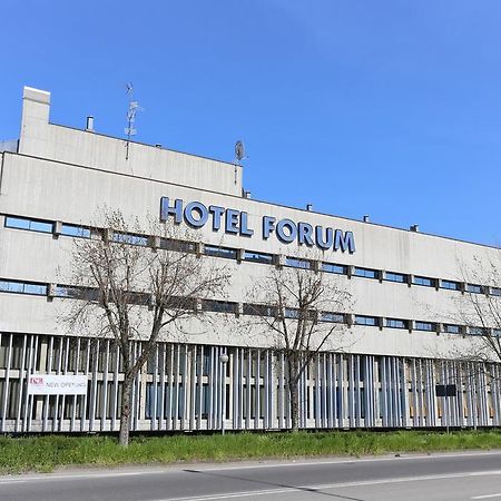 Hotel Forum Сант'Іларіо-д'Енца Екстер'єр фото